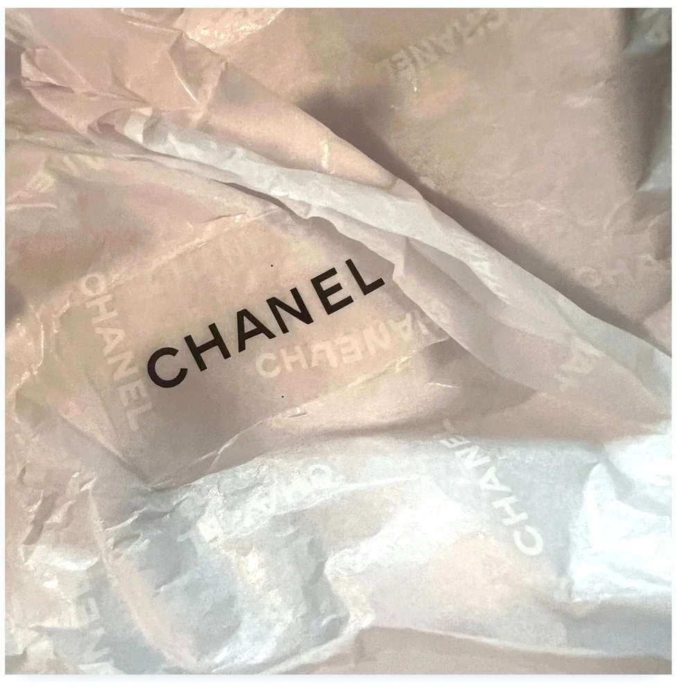 CHANEL Medium‎ Gift Gift Storage Box 8.5